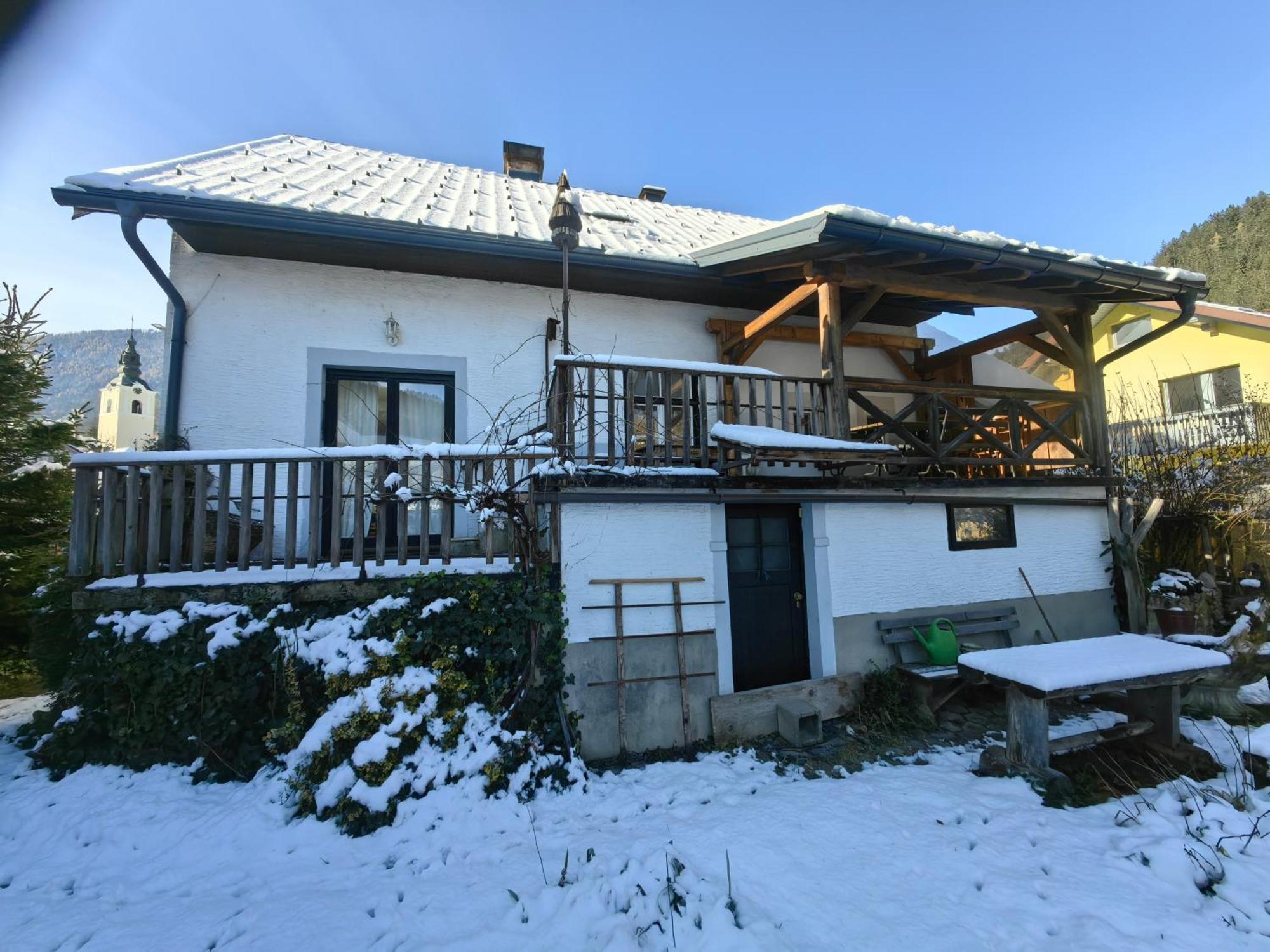 Hisa Hortenzija Luče 外观 照片
